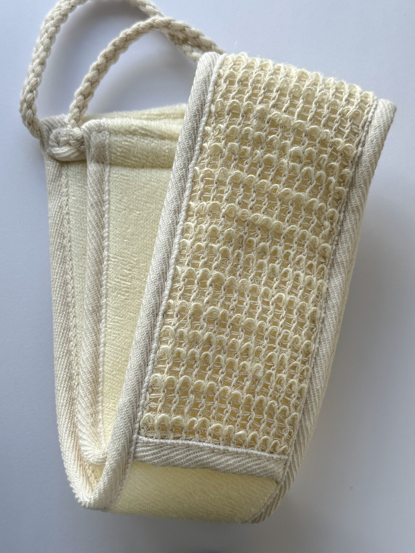 EXFOLIATING BACK SCRUBBER
